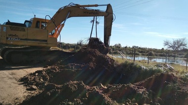 Siguen las obras de reconstrucción de caminos en 9 de Julio