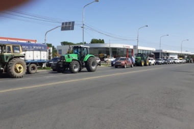 Hubo "tractorazos" en Pergamino y Salliqueló y productores analizan un paro
