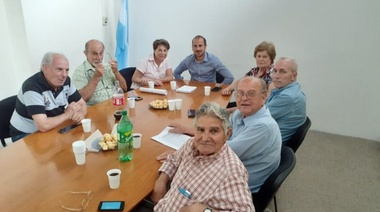 Scorsetti recibió a representantes de centros de jubilados de Junín