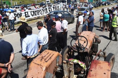 Ministro de Desarrollo Agrario bonaerense opinó que las asambleas del campo "están muy politizadas"