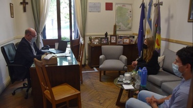 Agustina Vila pasó por Ameghino, uno de los tres distritos de la cuarta con clases presenciales