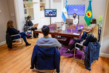 Sistema Alimentario Escolar y clases presenciales, los ejes del encuentro de Agustina Vila y Petrecca