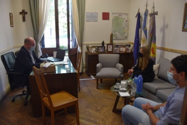 Agustina Vila pasó por Ameghino, uno de los tres distritos de la cuarta con clases presenciales