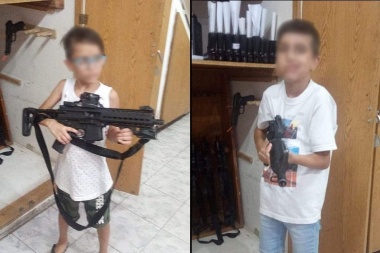 El Servicio Penitenciario apartó al oficial que fotografió a sus hijos con armas de guerra