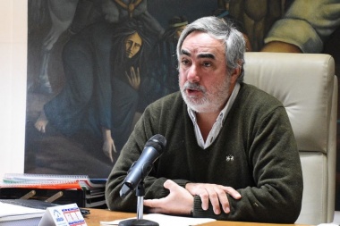 Intendente radical pidió "salir de los extremos" para "resolver los problemas"