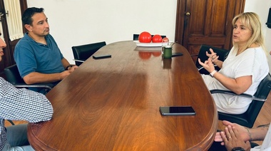 En la previa del foro UCR, Revilla puntualizó en lo social y económico