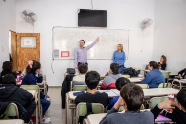 Cruces entre provincia y municipio por ciclo de charlas en escuelas públicas