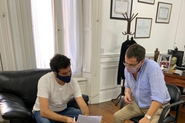 Nuevo gesto de unidad PRO-UCR: Vivani estuvo con Abad