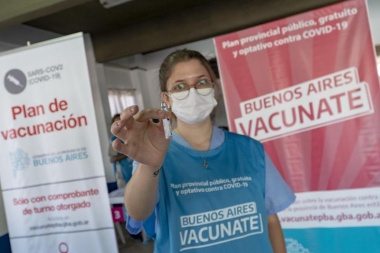 Más de 96% del personal docente y no docente completó su esquema de vacunación