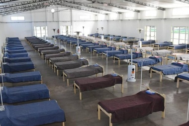 Montaron un hospital de campaña con 90 camas en el predio de la Sociedad Rural