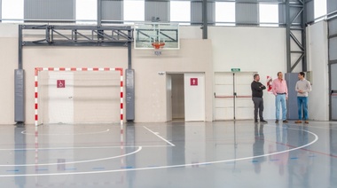 Analizan utilizar la secundaria de la UNNOBA como Centro de Atención Intermedia