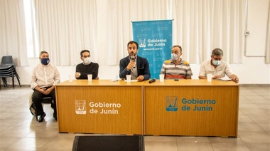 Petrecca llamó a "reforzar las medidas de cuidado" y "continuar con la vacunación"