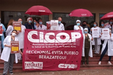 El gremio de los médicos pide endurecer las medidas contra el covid