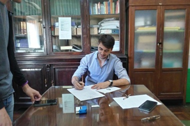 El Frente de Todos cuenta con un nuevo consejero escolar: Facundo Sospicio ingresó por Karina Pezzatti