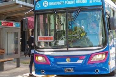 Meoni prometió sostener el transporte público y mejorar el sistema si logra ganar