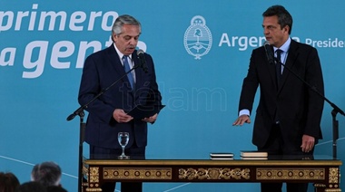 Fernández tomó juramento a Massa: "su capacidad y coraje me constan"