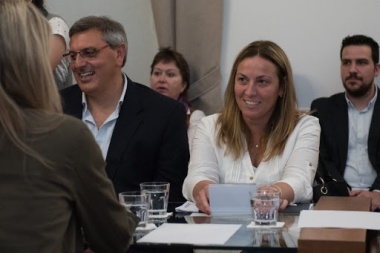 Arata le pidió a Petrecca que arme una mesa de trabajo para debatir flexibilizaciones