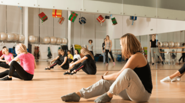Nuevos pedidos de flexibilización: lotería, pilates, danza, cementerios y teatro