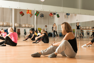 Nuevos pedidos de flexibilización: lotería, pilates, danza, cementerios y teatro