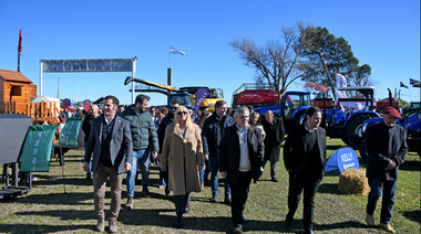 Britos defendió la tasa vial y la gestión en los caminos rurales