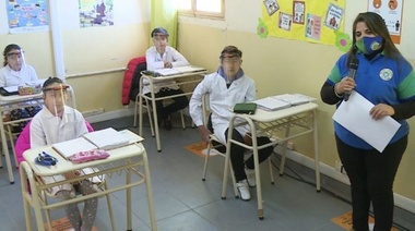 El Presidente dijo que el regreso a clases es "prioritario" y que se iniciarán en marzo