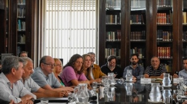 Sin acuerdo salarial por considerarla “insuficiente”, estatales continúan la negociación