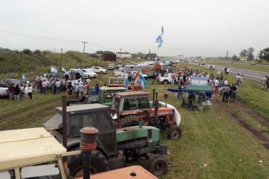 Con impulso de la cuarta, el campo hace un banderazo para rechazar la intervención de Vicentin