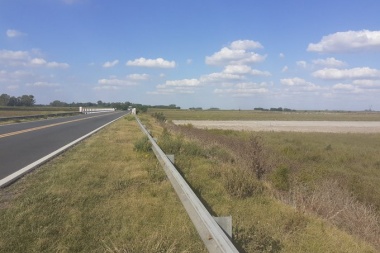 Río Salado en el partido de Alberti y la Laguna de Gómez en Junín, "un charco"