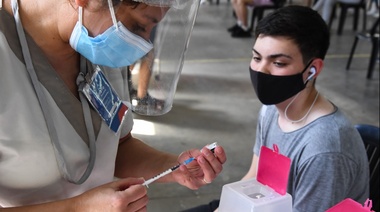 Región Sanitaria III comenzó vacunación con dosis de refuerzo a menores de 12 a 17 años