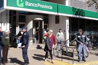 En Provincia, jubilados y estatales cobrarán en la misma fecha sueldo y aguinaldo