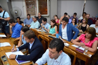 Dura arremetida del FdT de Lincoln hacia Serenal por la gestión municipal y salario de funcionarios