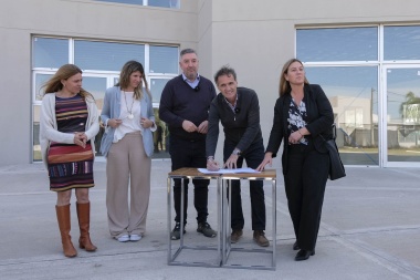 Katopodis firmó convenio con la Unnoba para la terminación de obras