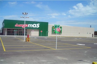 Refuerzan seguridad en supermercados de Junín para "evitar problemas"