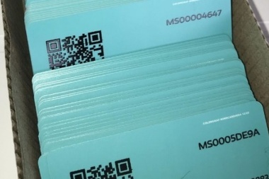 En Leandro N. Alem comenzaron con la entrega de carnets identificatorios a los vacunados con dos dosis