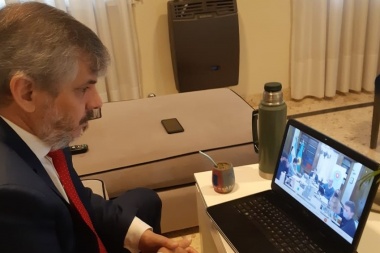 Clases presenciales, turismo y nueva etapa de flexibilizaciones, temas de Kicillof con intendentes