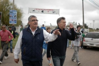 Macri baja un vez más a la cuarta: estará en una fábrica de trenes en Mechita