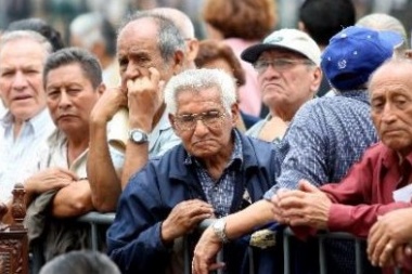 Según UCA, 47% de los jubilados del Conurbano no puede financiar consumos básicos