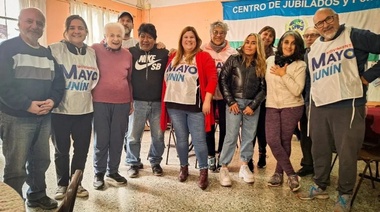 Concejal UxP armó olla popular por el 1º de mayo y fue a fondo contra Milei