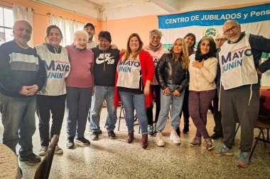 Concejal UxP armó olla popular por el 1º de mayo y fue a fondo contra Milei