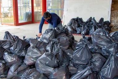 Petrecca anunció la entrega de 800 módulos del SAE con un reclamo a provincia