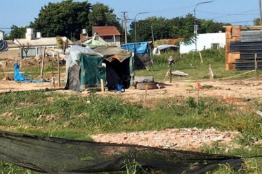 Petrecca se sumó a los cuestionamientos de JxC por la toma de terrenos en la provincia