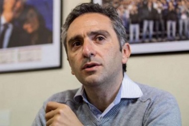 No cayó bien la advertencia de Larroque en Junín: "juega para la tribuna", dijeron