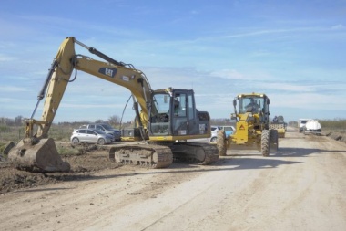 Seis municipios de la cuarta recibieron financiamiento de provincia para obras y maquinaria