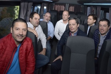 Intendentes del PJ le pidieron a Insaurralde que lance su carrera por la Gobernación