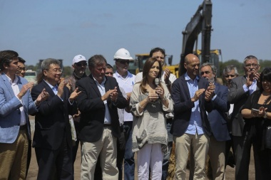 Seis intendentes de la cuarta acompañaron a Vidal en la inauguración de obras
