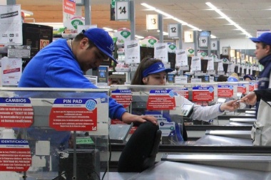 Empleados de comercio tendrán un aumento salarial del 30 por ciento en cuotas