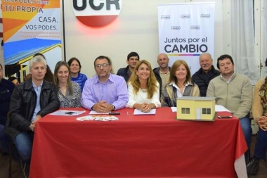 Quintana largó su campaña con una ambiciosa propuesta sobre viviendas