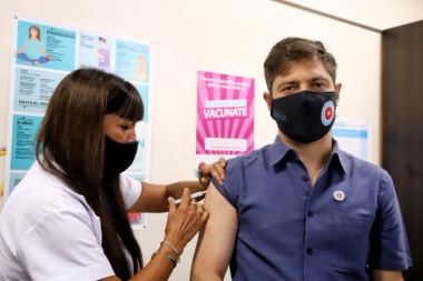 Kicillof, un enfermero y una médica fueron los primeros en aplicarse la vacuna anti covid