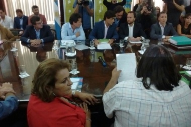 Gremios rechazaron 15% ofrecido por Provincia y plus de $3.000 por capacitación