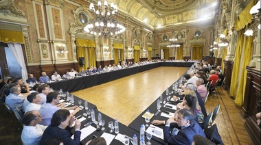 Delegación de la Cuarta en el encuentro con Kicillof por el DNU de Milei